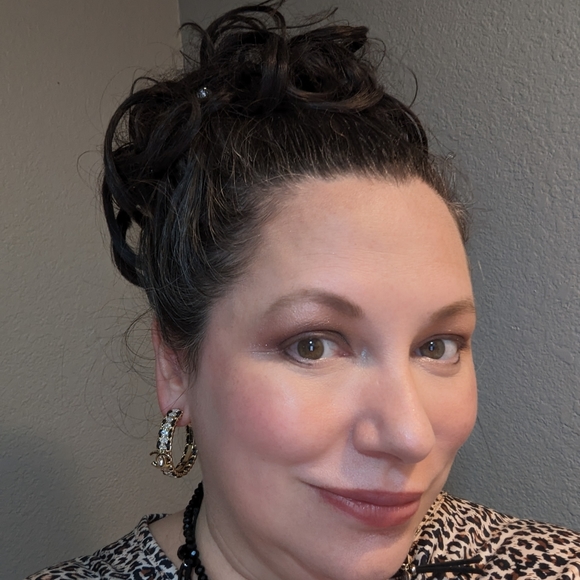 Meet your Posher, Erica Brooke - Picture 4 of 9